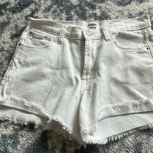 coastal white kensie jean shorts!!